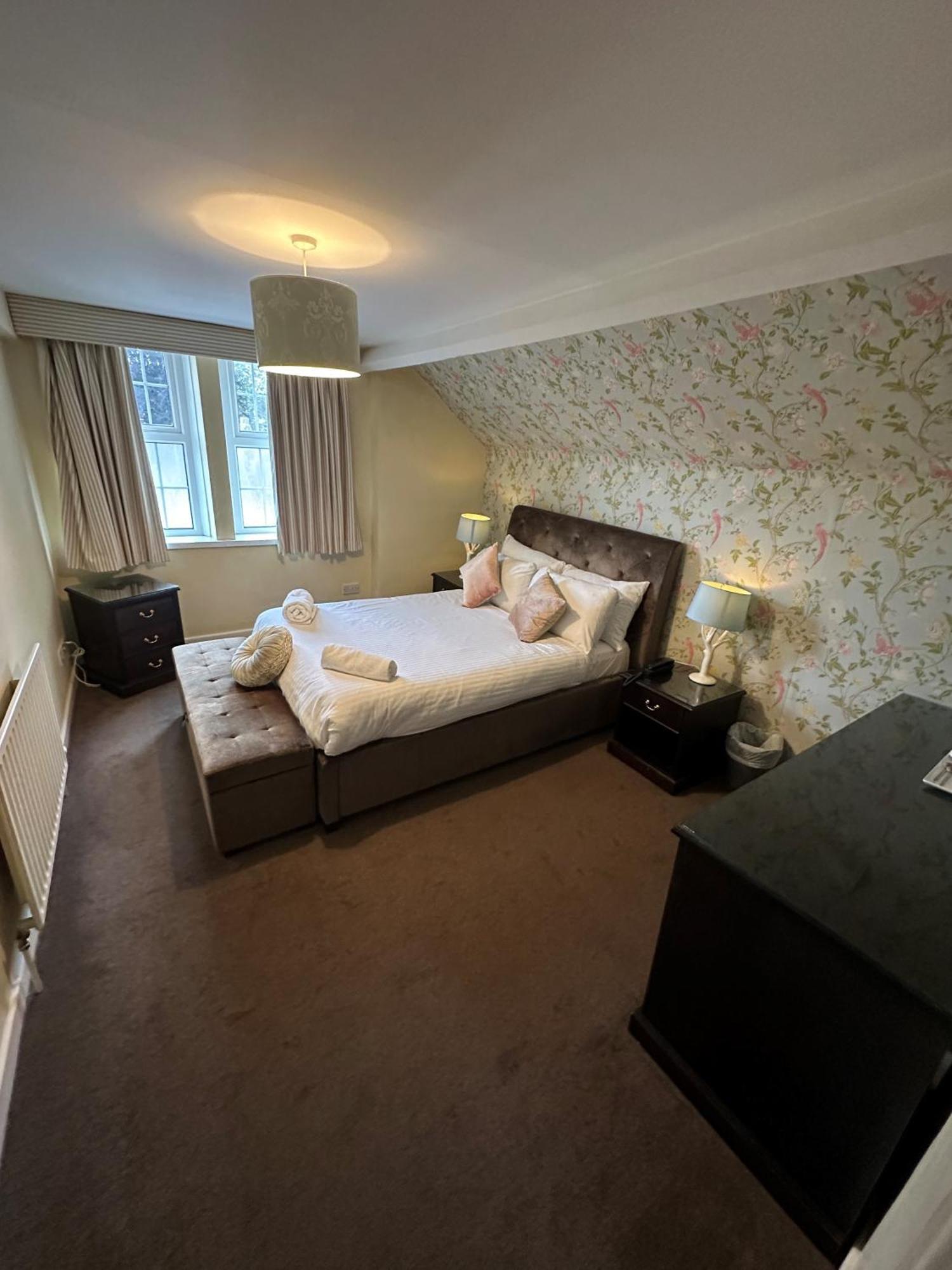 Pine Lodge Hotel & Restaurant แมนส์ฟีลด์ ภายนอก รูปภาพ